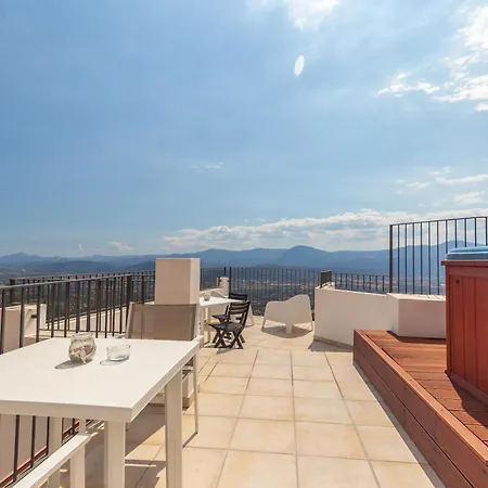 Affittacamere La Torre Dei Colombo 3*